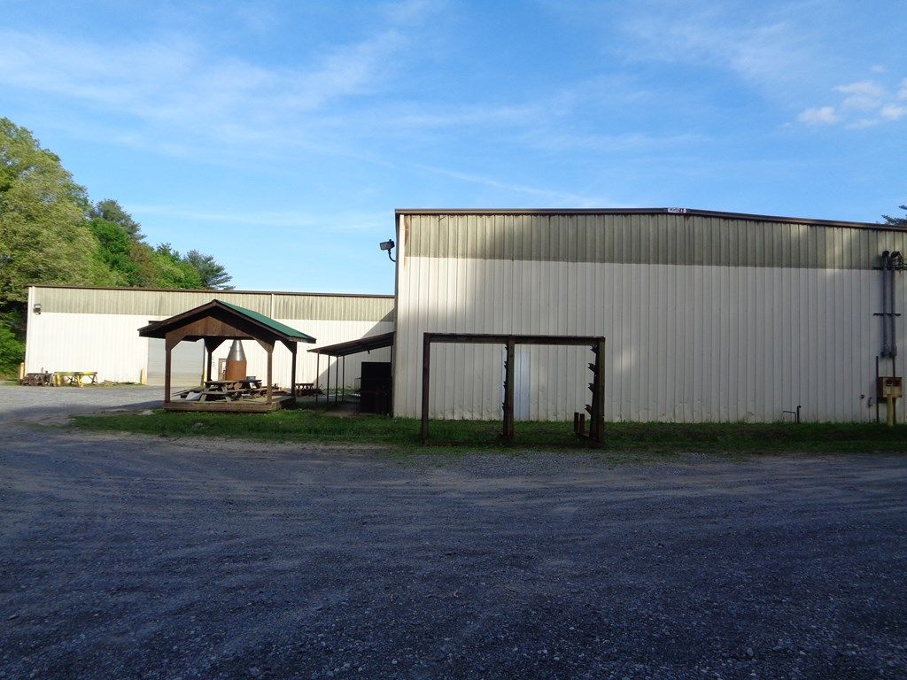 157 Willis Ave, Crab Orchard, WV 25827